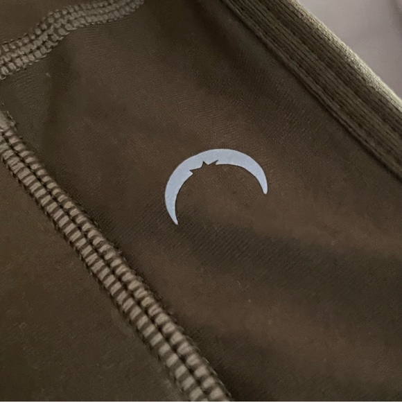 Like New!! Women's Zyia Active Olive Green Grid Sports Bra - Size Large - Picture 14 of 16